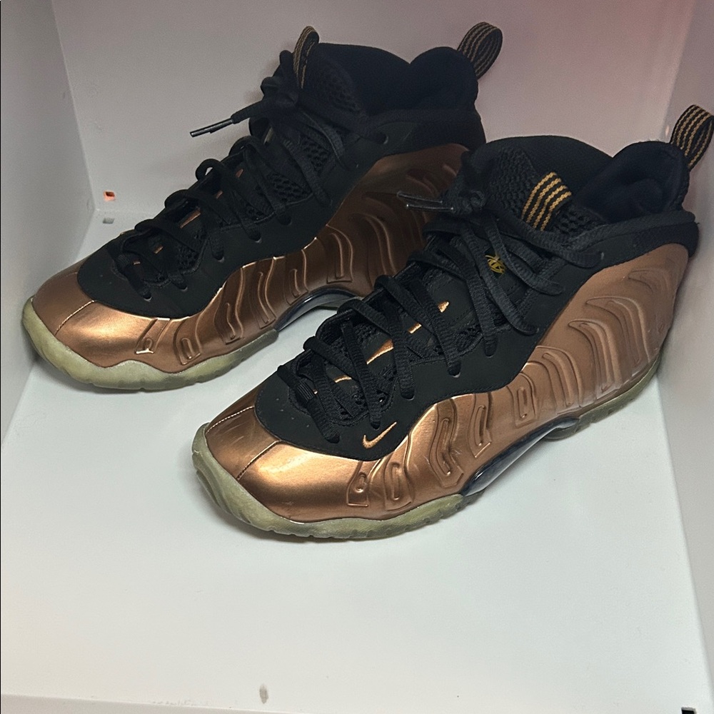 Nike Foamposite Bronze and Black Sneakers 6Y